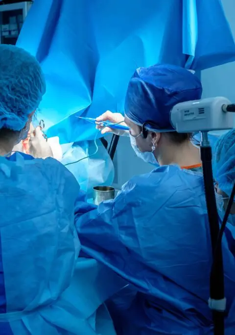 Конизация шейки матки: <br> <span class='text-primary-400 font-bold text-3xl  lg:text-5xl xl:text-6xl'>лечение дисплазии</span>