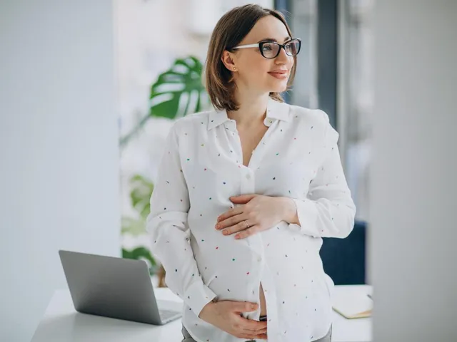 Хирургическая бригада во время лапаротомической операции