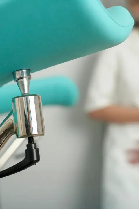 Консервативная <br> <span class='text-primary-400 font-bold text-4xl  lg:text-6xl xl:text-7xl'>гинекология</span>