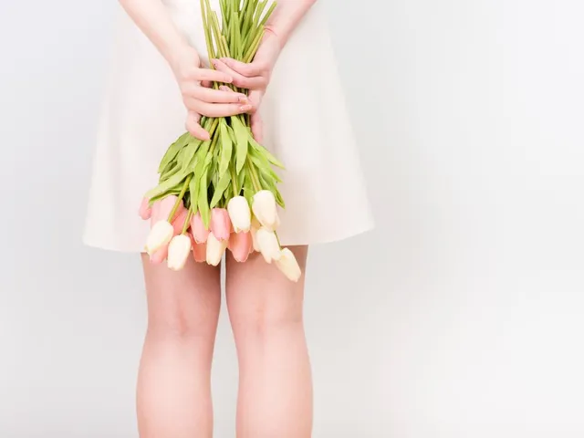 Крупный план электродов ЭКГ на теле пациента