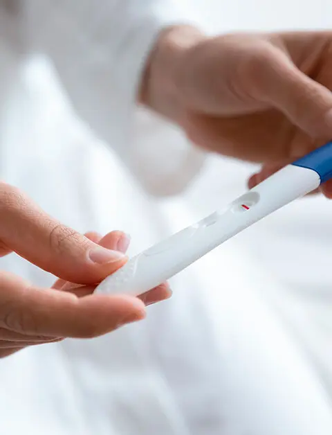 Диагностика и лечение бесплодия: <br> <span class='text-primary-400 font-bold text-3xl  lg:text-5xl xl:text-6xl'>шаг навстречу мечте о материнстве</span>